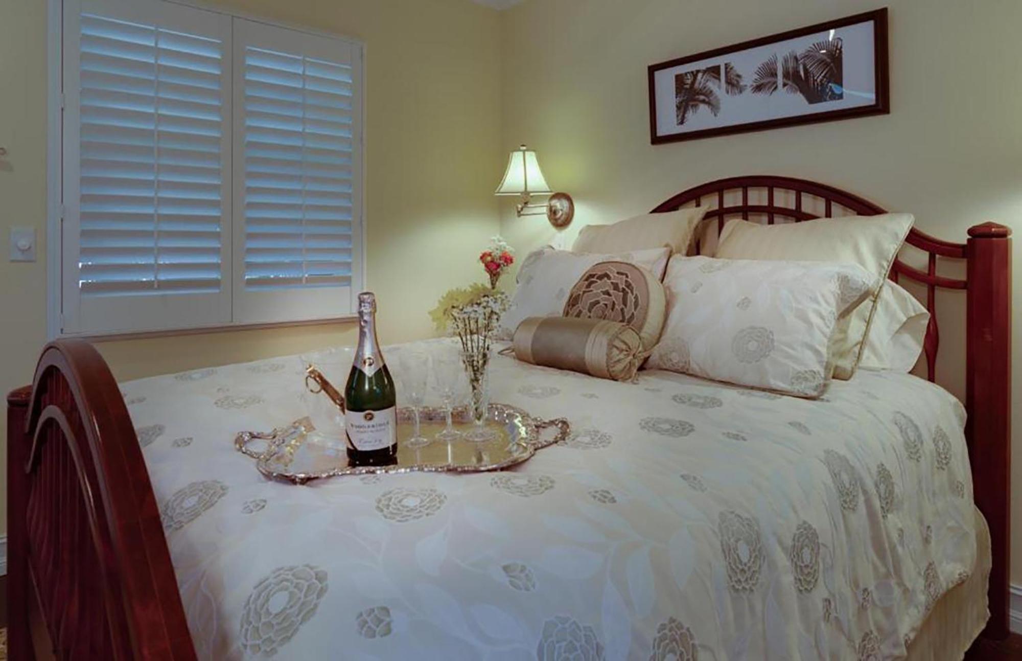 Seaglass Inn Bed And Breakfast Melbourne Beach Ruang foto